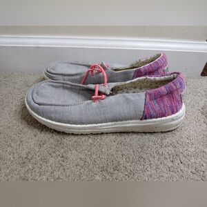 Hey Dude Wendy Yout Size Y4 L5 Casual Gray and Pink Women's Shoes